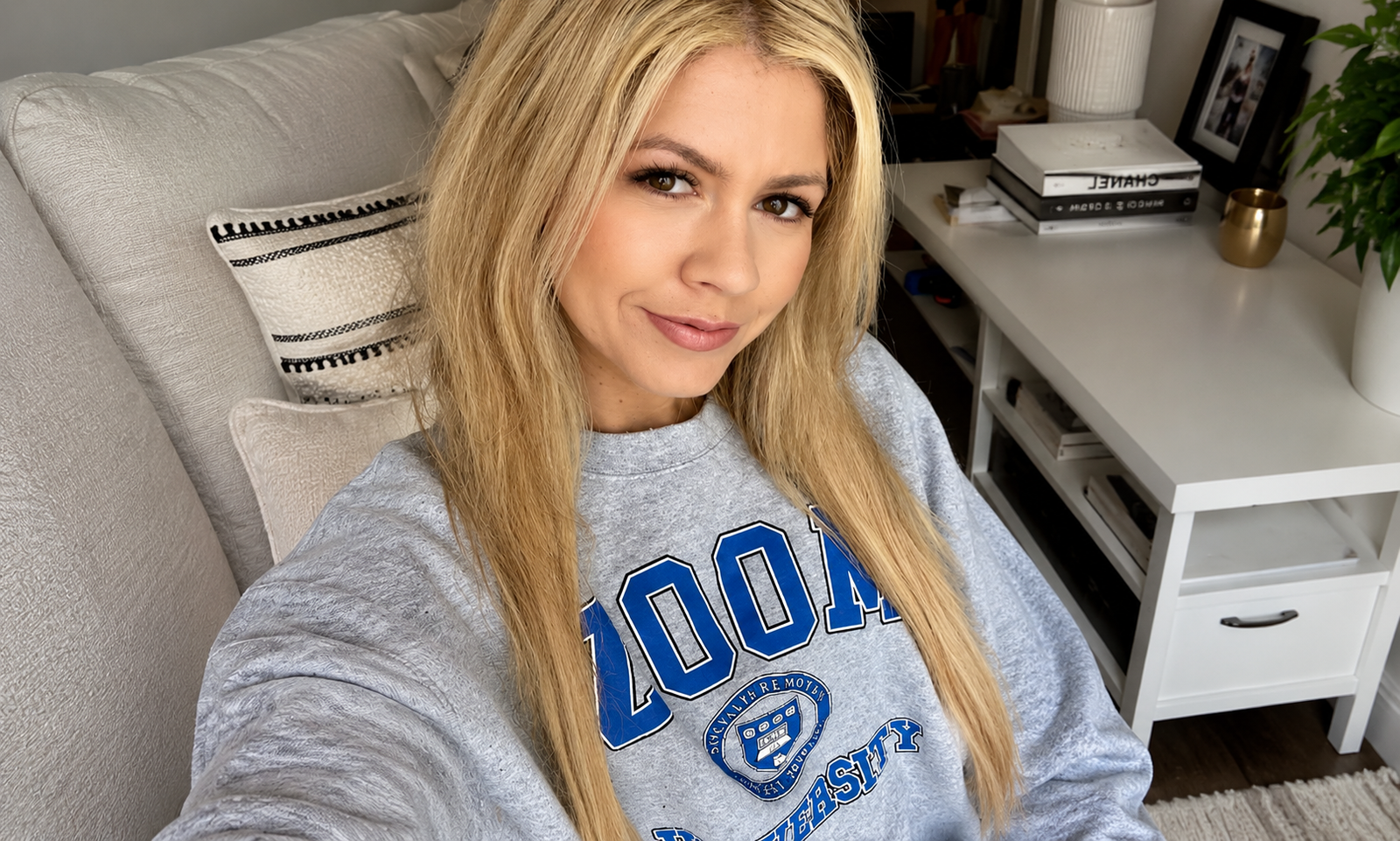 Professional image of Dominique Ruiz highlighting her growing net worth and online success